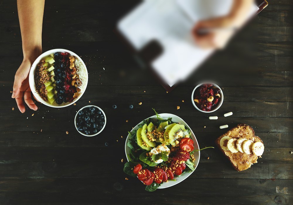 Nutrition planning with fresh, healthy food